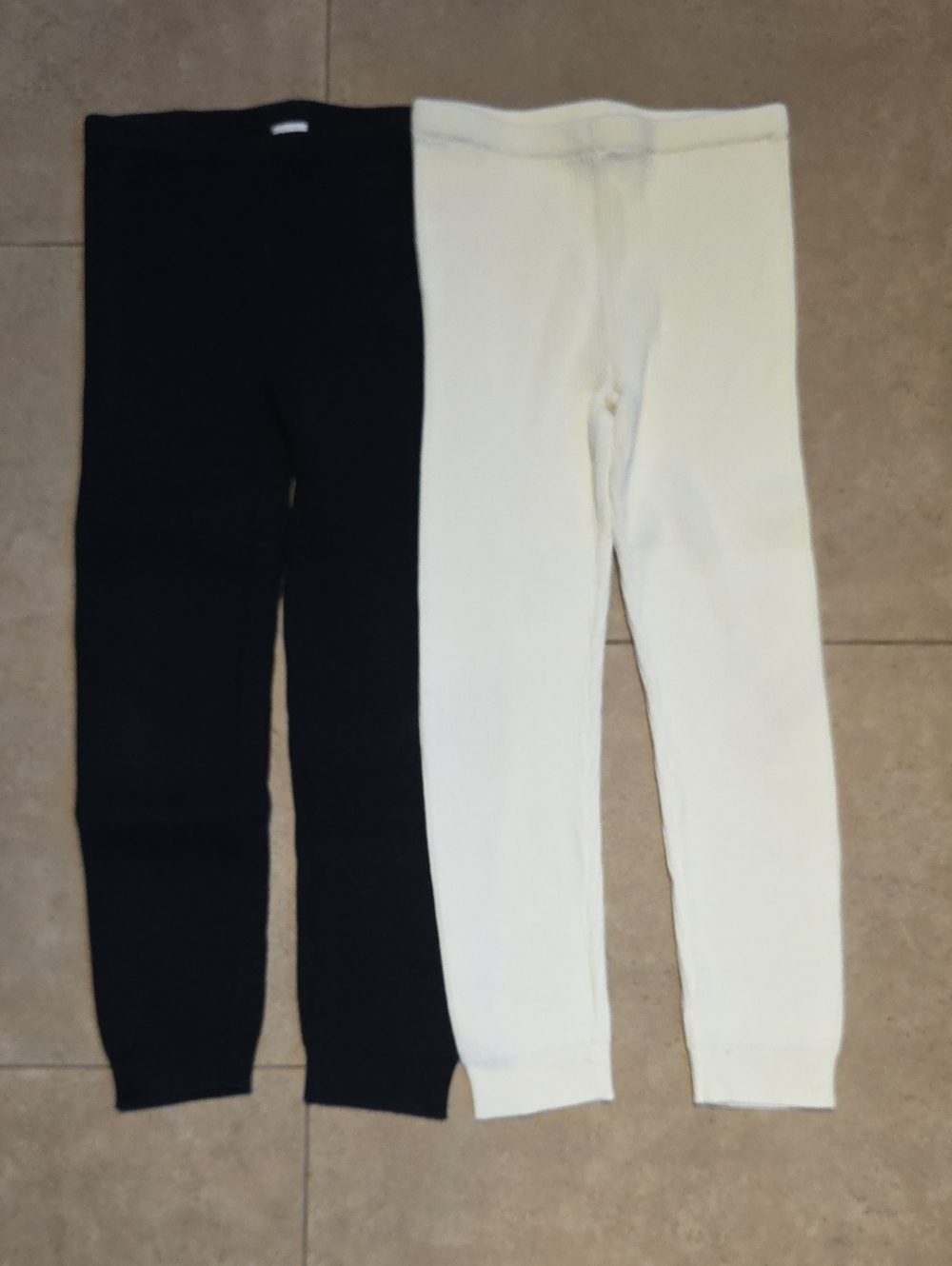 GAP Kids Ribbed Leggings Set - Black & Cream. Size 5 Years Toddlers